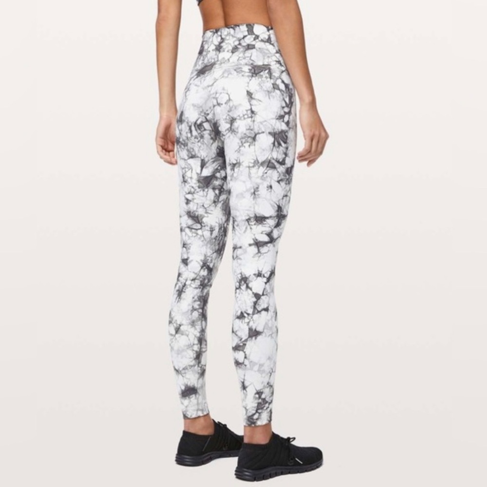 Lululemon Under Wunder Leggings